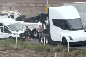 Tesla-Semi_1-1024×555