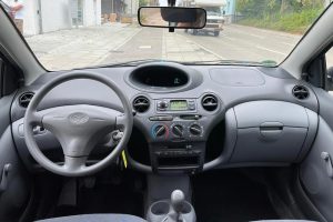 Toyota-Yaris-1.0-2002-(4)