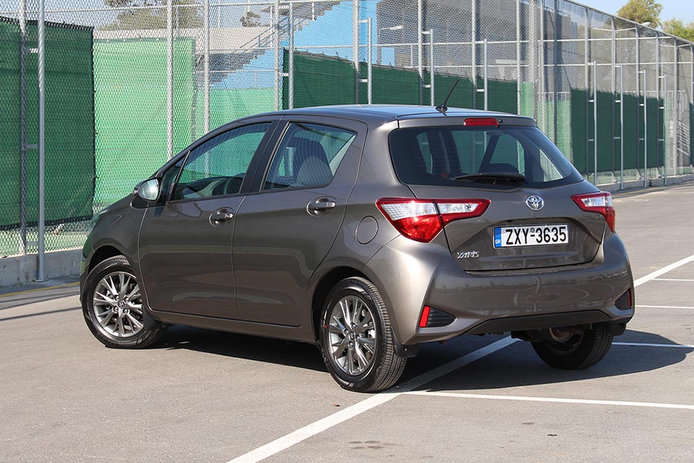 https://autogreeknews.gr/wp-content/uploads/2022/10/Toyota-Yaris-10-rear.jpg