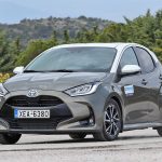 Toyota-Yaris-Hybrid-strofi