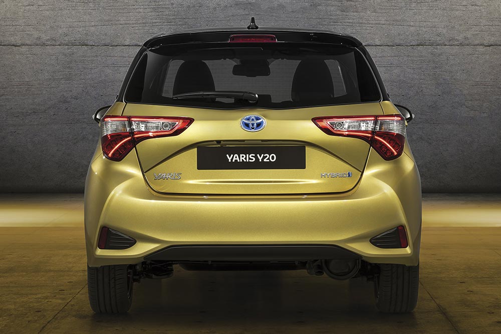 https://autogreeknews.gr/wp-content/uploads/2022/10/Toyota-Yaris-Y20-1.jpg