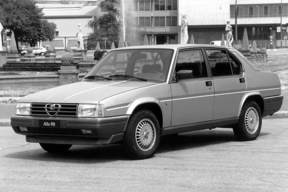 https://autogreeknews.gr/wp-content/uploads/2022/10/alfa_romeo_90_65.jpg