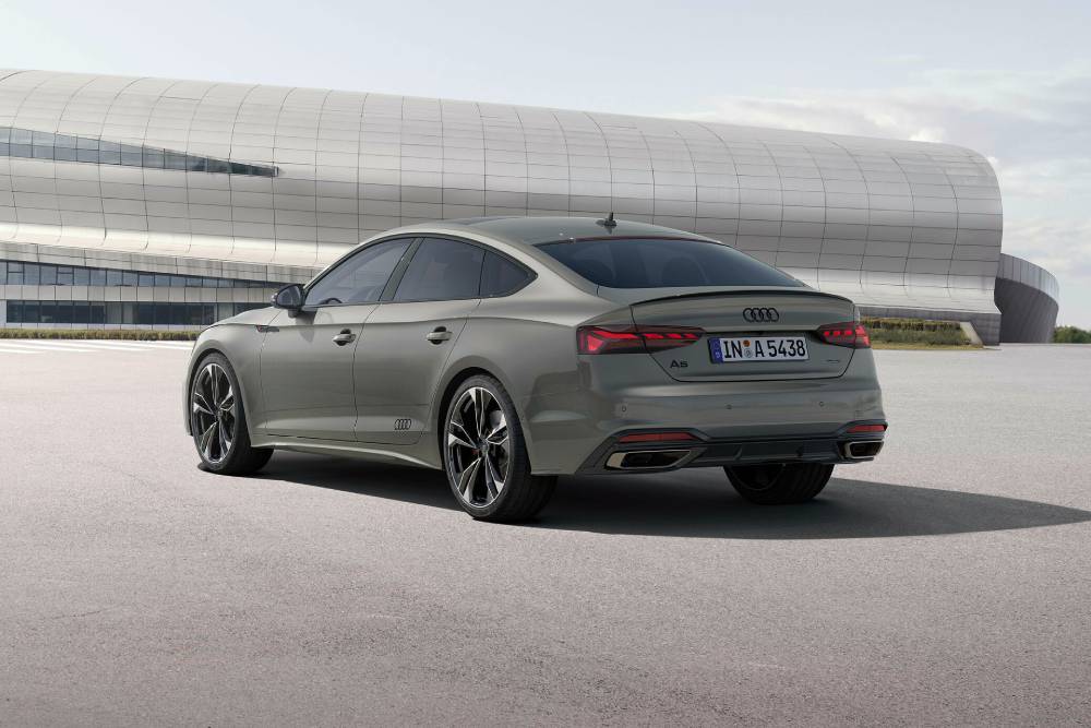 https://autogreeknews.gr/wp-content/uploads/2022/10/audi-competition-pack-12-1.jpg