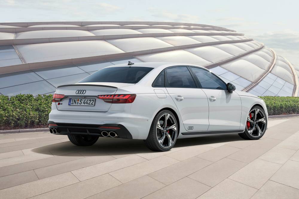 https://autogreeknews.gr/wp-content/uploads/2022/10/audi-competition-pack-6-1.jpg