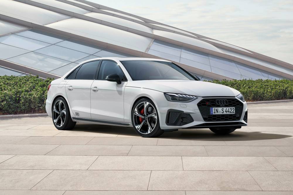 https://autogreeknews.gr/wp-content/uploads/2022/10/audi-competition-pack-7-1.jpg