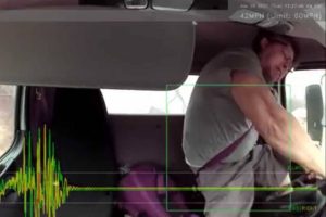 distracted-truck-driver