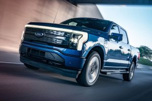 ford_f-150_lightning_platinum_supercrew_35