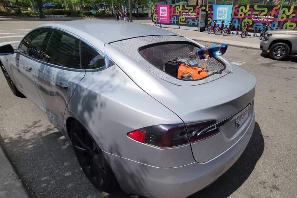 https://autogreeknews.gr/wp-content/uploads/2022/10/gasoline-hybrid-tesla-s-covers-1842-miles-without-1.jpg