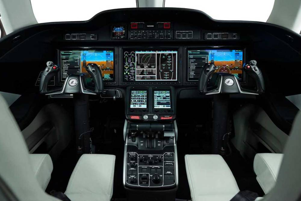 https://autogreeknews.gr/wp-content/uploads/2022/10/hondajet-elite-2-cockpit.jpg