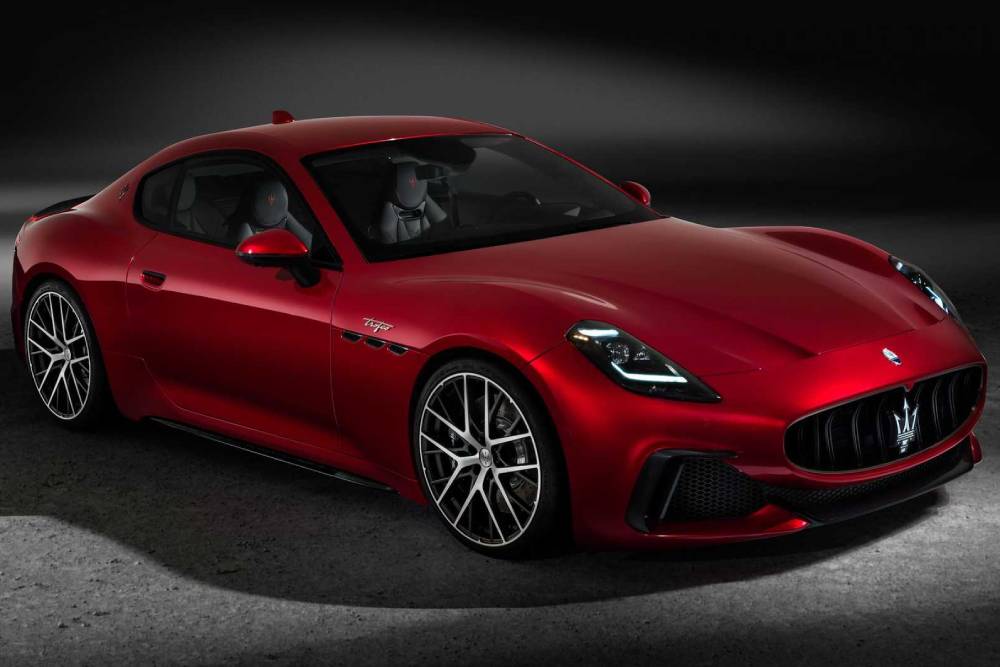 https://autogreeknews.gr/wp-content/uploads/2022/10/maserati-granturismo-trofeo-front-3-4.jpg