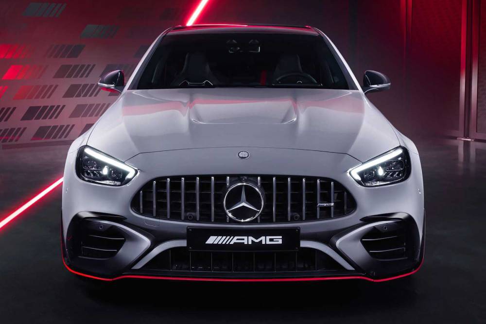https://autogreeknews.gr/wp-content/uploads/2022/10/mercedes-amg-c-63-s-e-performance-2023-f1-edition-3.jpg