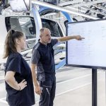 mercedes-benz-and-microsoft-collaborate-to-boost-p (2)