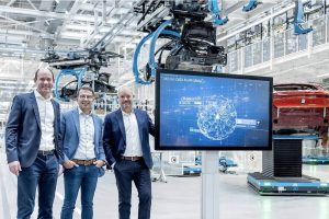 mercedes-benz-and-microsoft-collaborate-to-boost-p (3)