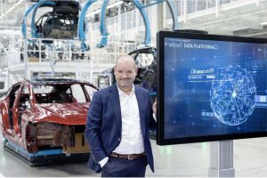 mercedes-benz-and-microsoft-collaborate-to-boost-p (4)