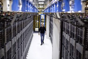 mercedes-benz-and-microsoft-collaborate-to-boost-p (5)