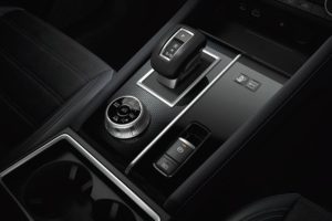 mitsubishi-outlander-goes-black-in-japan-with-new- (3)
