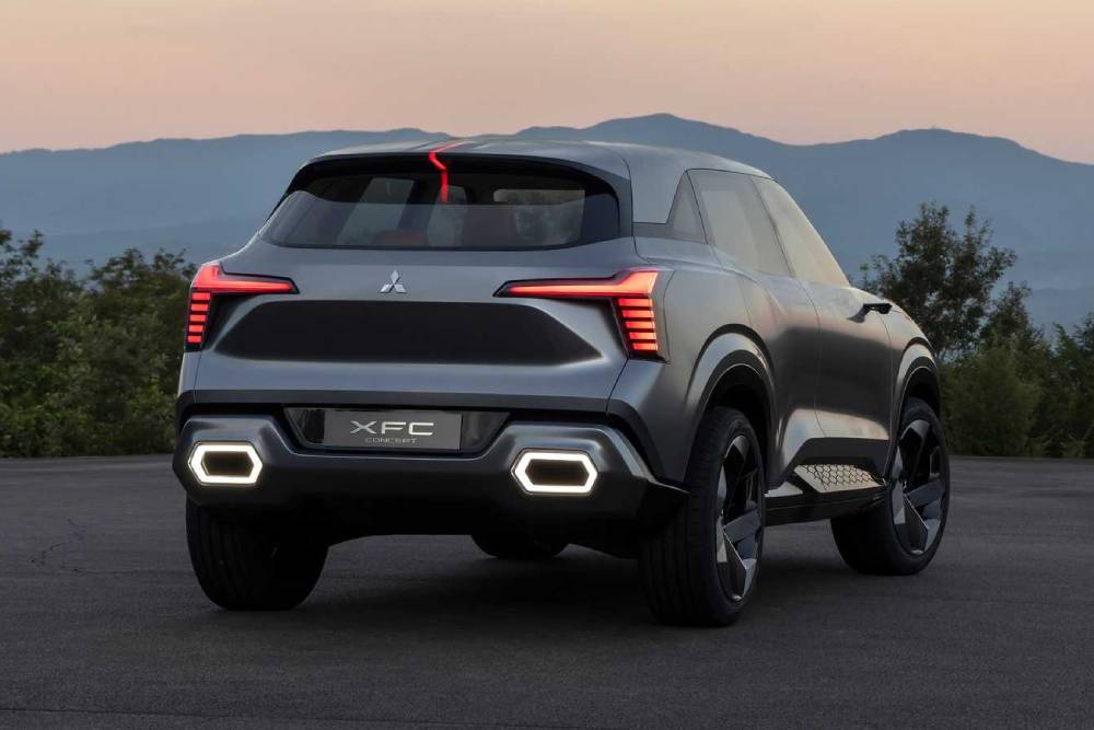https://autogreeknews.gr/wp-content/uploads/2022/10/mitsubishi-xfc-concept-11.jpg