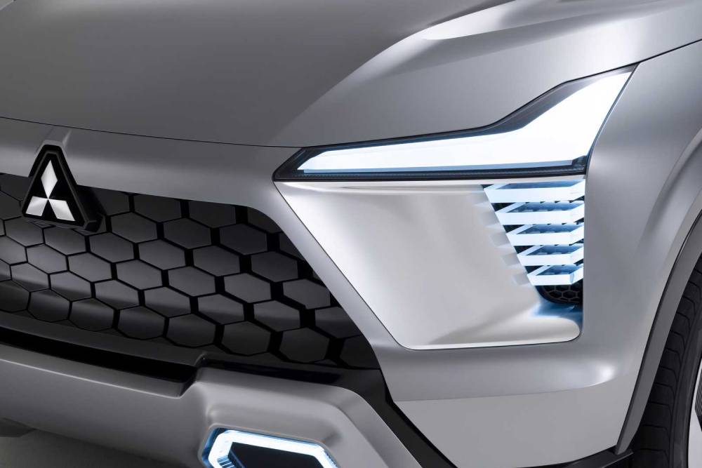 https://autogreeknews.gr/wp-content/uploads/2022/10/mitsubishi-xfc-concept-12.jpg