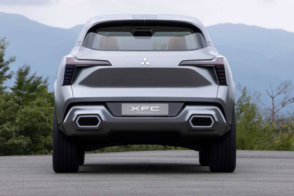 https://autogreeknews.gr/wp-content/uploads/2022/10/mitsubishi-xfc-concept-9.jpg