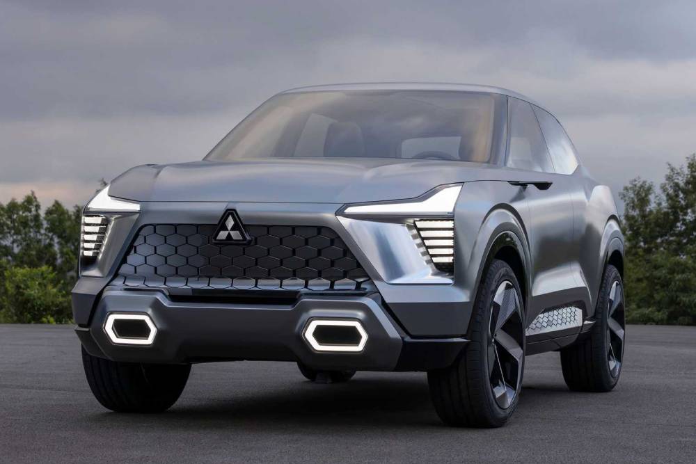 https://autogreeknews.gr/wp-content/uploads/2022/10/mitsubishi-xfc-concept.jpg