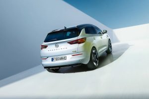 opel_grandland_gse_520368-6357ff4a82b0f_6358e017bb7d9