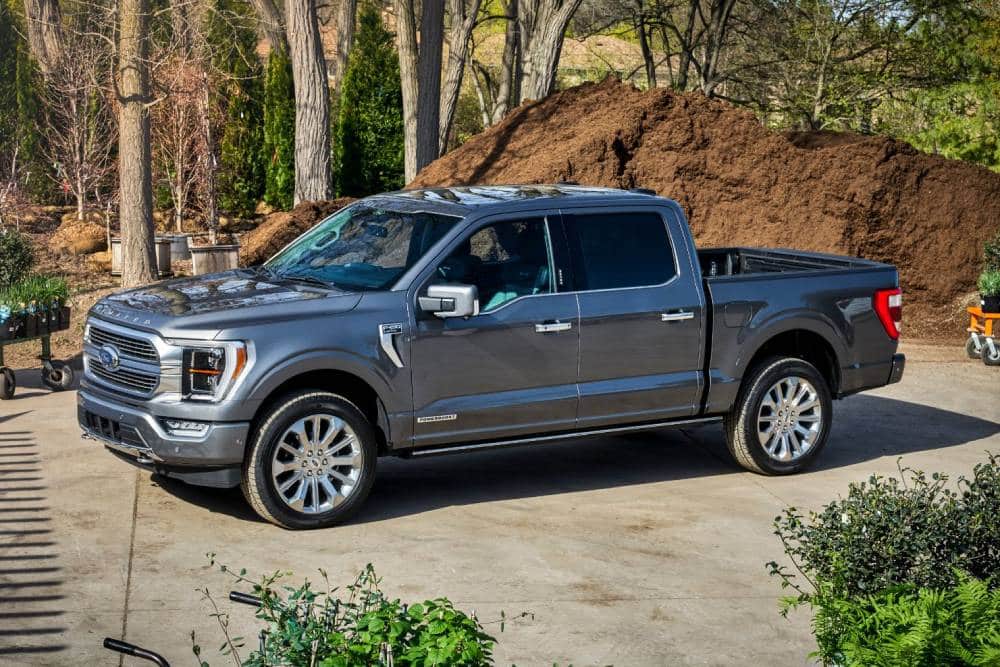https://autogreeknews.gr/wp-content/uploads/2022/10/the-ford-f-150-pickup-truck-is-coming-to-europe-in-1.jpg