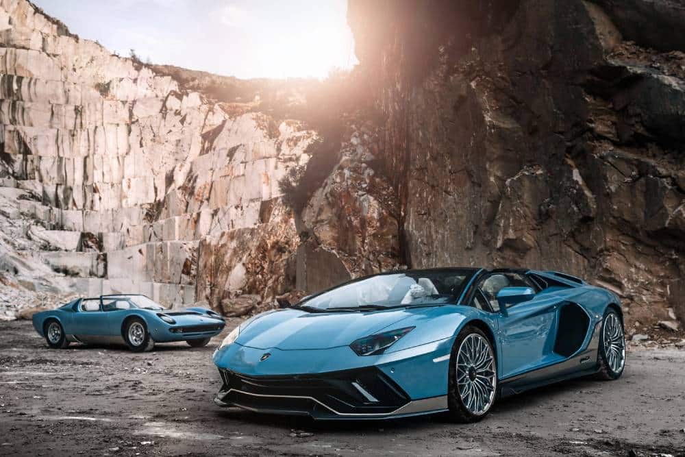 https://autogreeknews.gr/wp-content/uploads/2022/10/the-lamborghini-aventador-is-officially-dead-final.jpg