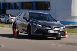 toyota camry moose test