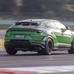 when-in-rome-you-can-play-with-the-new-lamborghini (4)