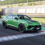 when-in-rome-you-can-play-with-the-new-lamborghini (5)