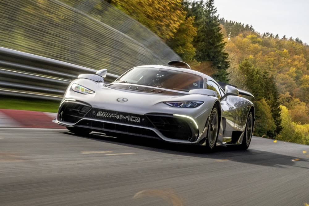https://autogreeknews.gr/wp-content/uploads/2022/11/1063-hp-mercedes-amg-one-sets-a-new-nurburgring-re-4.jpg