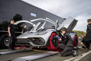 1063-hp-mercedes-amg-one-sets-a-new-nurburgring-re (8)