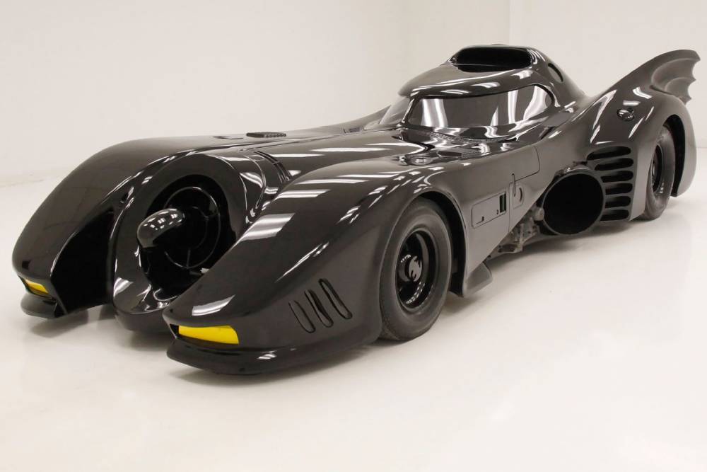 https://autogreeknews.gr/wp-content/uploads/2022/11/1989-batmobile-w-b.jpg