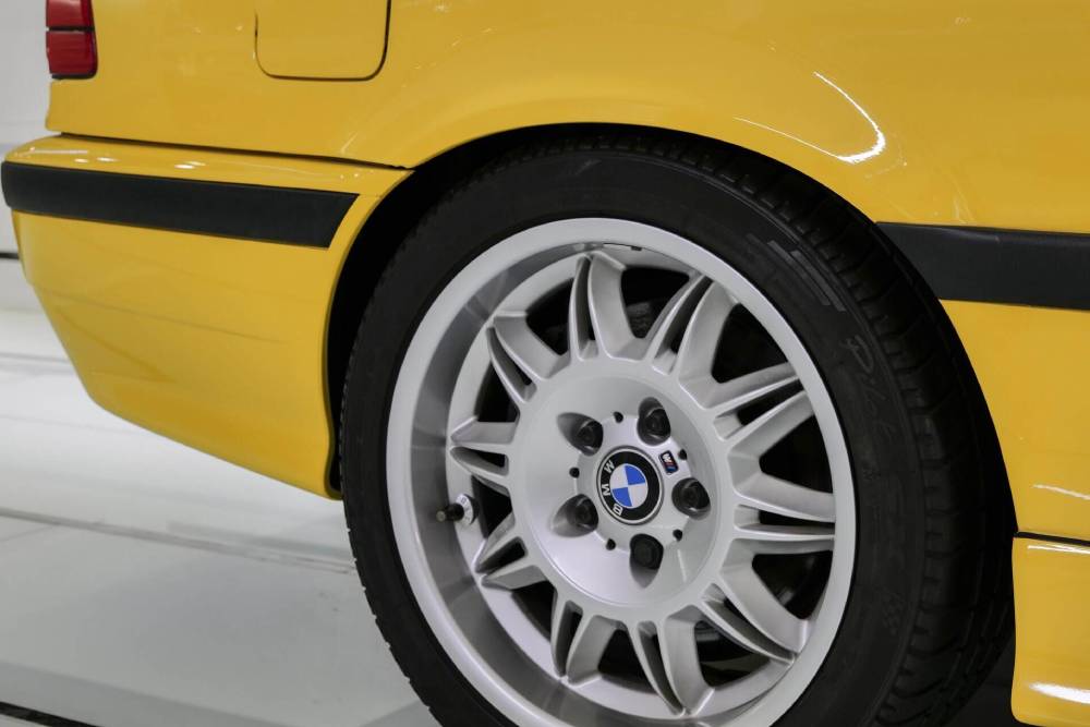 https://autogreeknews.gr/wp-content/uploads/2022/11/1997-bmw-m3-evo-sold-for-286.250-eur-6.jpg