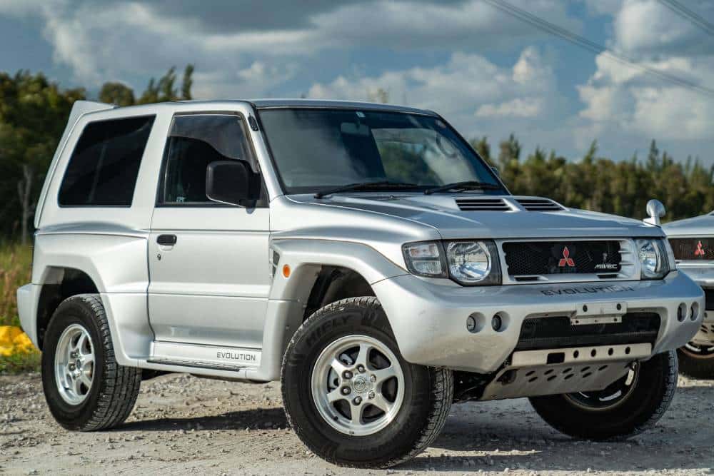 https://autogreeknews.gr/wp-content/uploads/2022/11/1997-mamual-mitsubishi-pajero-evo-19.jpg