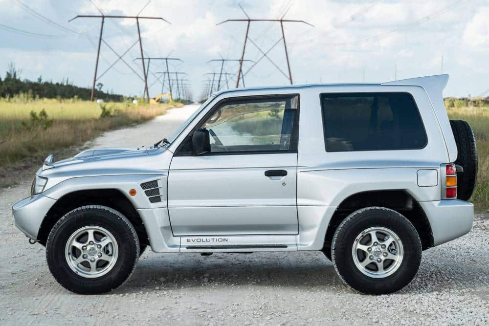 https://autogreeknews.gr/wp-content/uploads/2022/11/1997-mamual-mitsubishi-pajero-evo-22.jpg