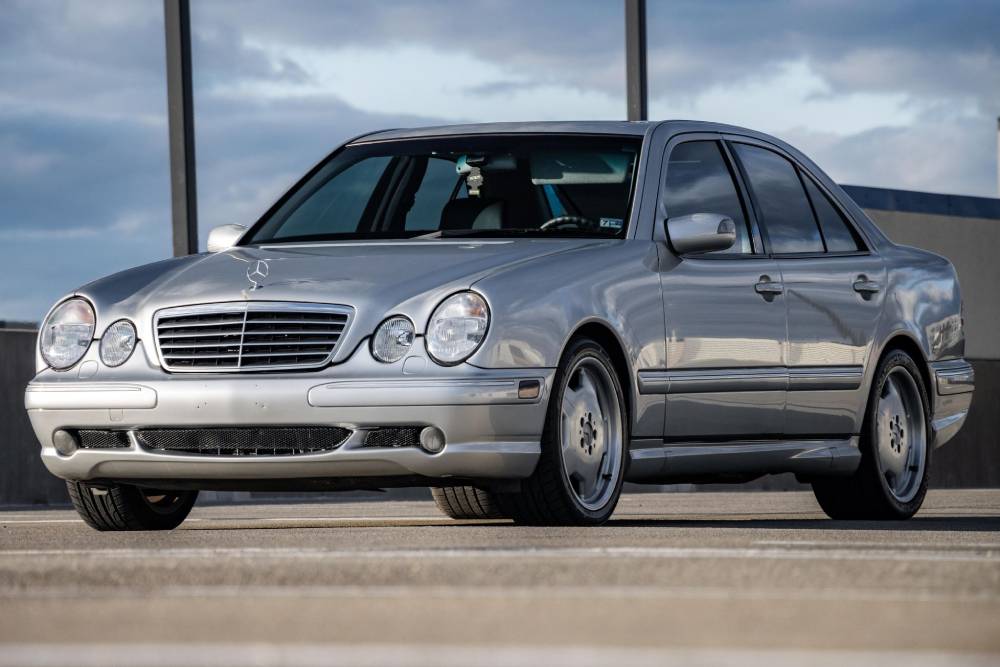 https://autogreeknews.gr/wp-content/uploads/2022/11/2000-mercedes-e55-amg-manual-swap-1.jpg