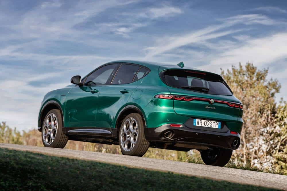 https://autogreeknews.gr/wp-content/uploads/2022/11/2023-Alfa-Romeo-Tonale-Q4-PHEV-00040.jpg