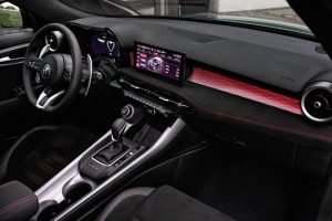 2023-Alfa-Romeo-Tonale-Q4-PHEV-00063