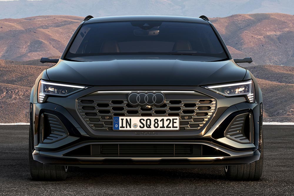 https://autogreeknews.gr/wp-content/uploads/2022/11/Audi-Q8-e-tron-2a.jpg