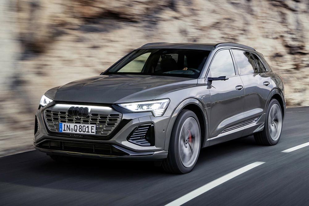 https://autogreeknews.gr/wp-content/uploads/2022/11/Audi-Q8-e-tron-5.jpg