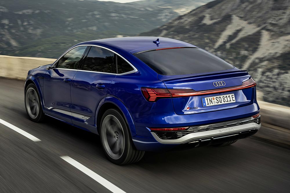 https://autogreeknews.gr/wp-content/uploads/2022/11/Audi-SQ8-Sportback-e-tron-1.jpg