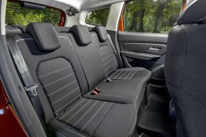 Dacia-Duster-piso-kathisma