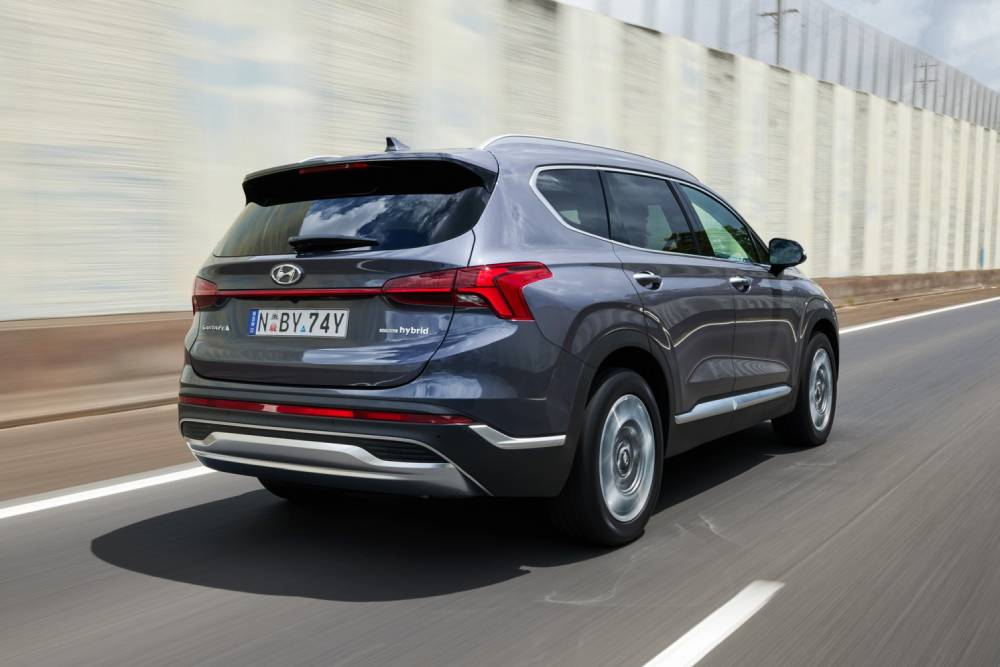 https://autogreeknews.gr/wp-content/uploads/2022/11/Hyundai-Santa-Fe-Hybrid-27.jpg