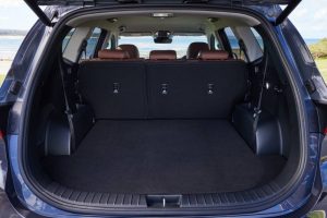 Hyundai-Santa-Fe-Hybrid-33