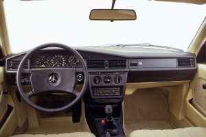 Mercedes-Benz-190-(10)