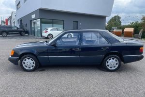 Mercedes-E-200-1990-(3)
