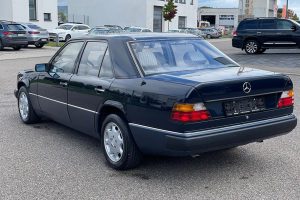Mercedes-E-200-1990-(4)