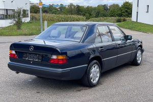 Mercedes-E-200-1990-(6)