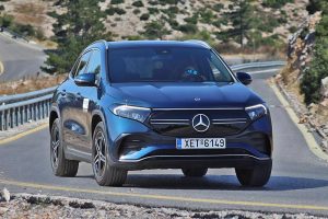 Mercedes-EQA-300-4MATIC-(1)